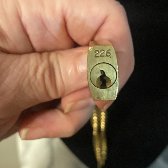 Louis Vuitton #226 Lock & Chain no key - Picture 4 of 7